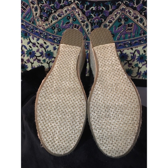 TOMS Wedge Bootie - Picture 4 of 4